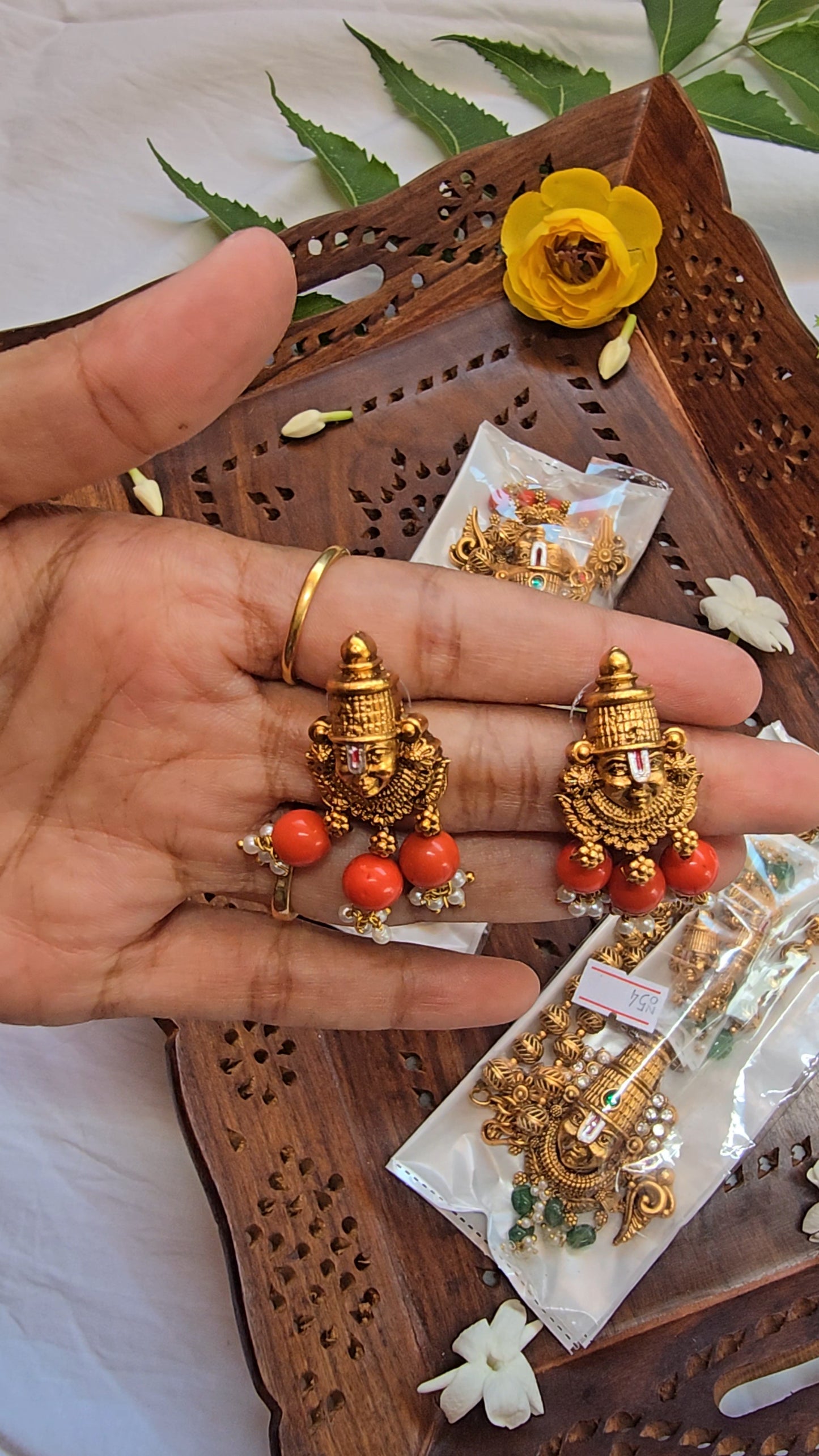 Perumal with Orange Pavalam