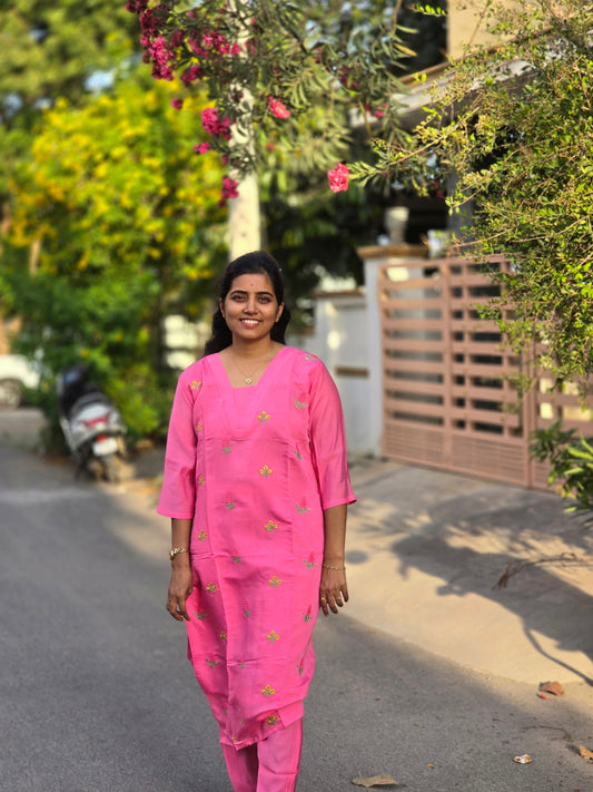 Pink Mul Chanderi V neck kurti set