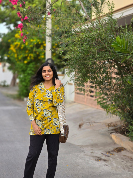Yellow Blue flowers short Top