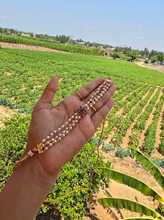 Flower with 3 line Pearl