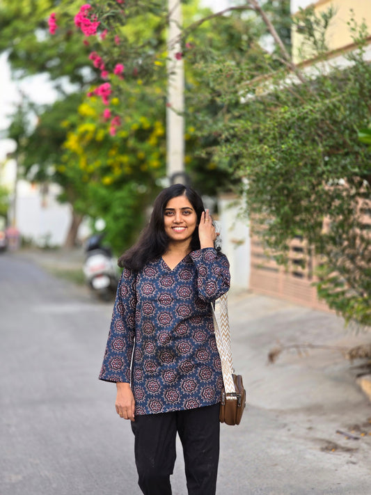 Blue Brown big flowers short Top