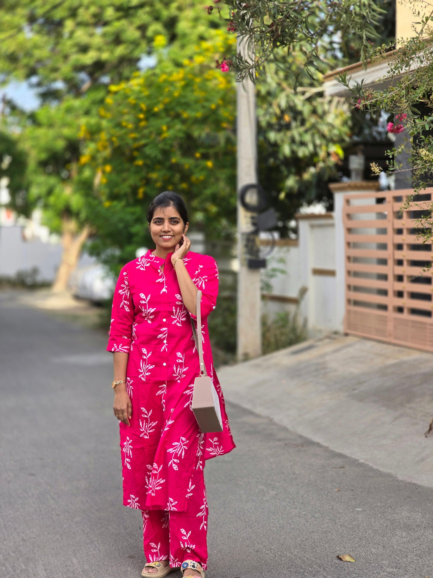 Rani Pink white leaves kurti set