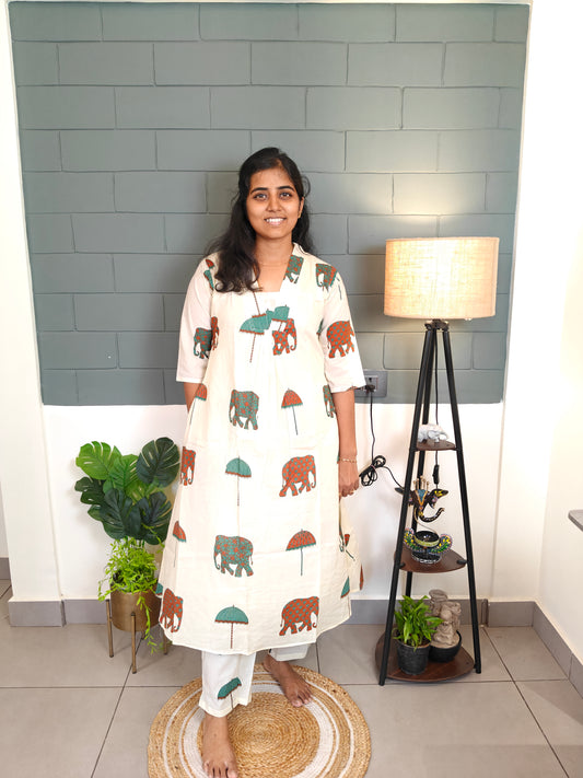 Green Elephant & Umbrella printed Kurti Set with Lining