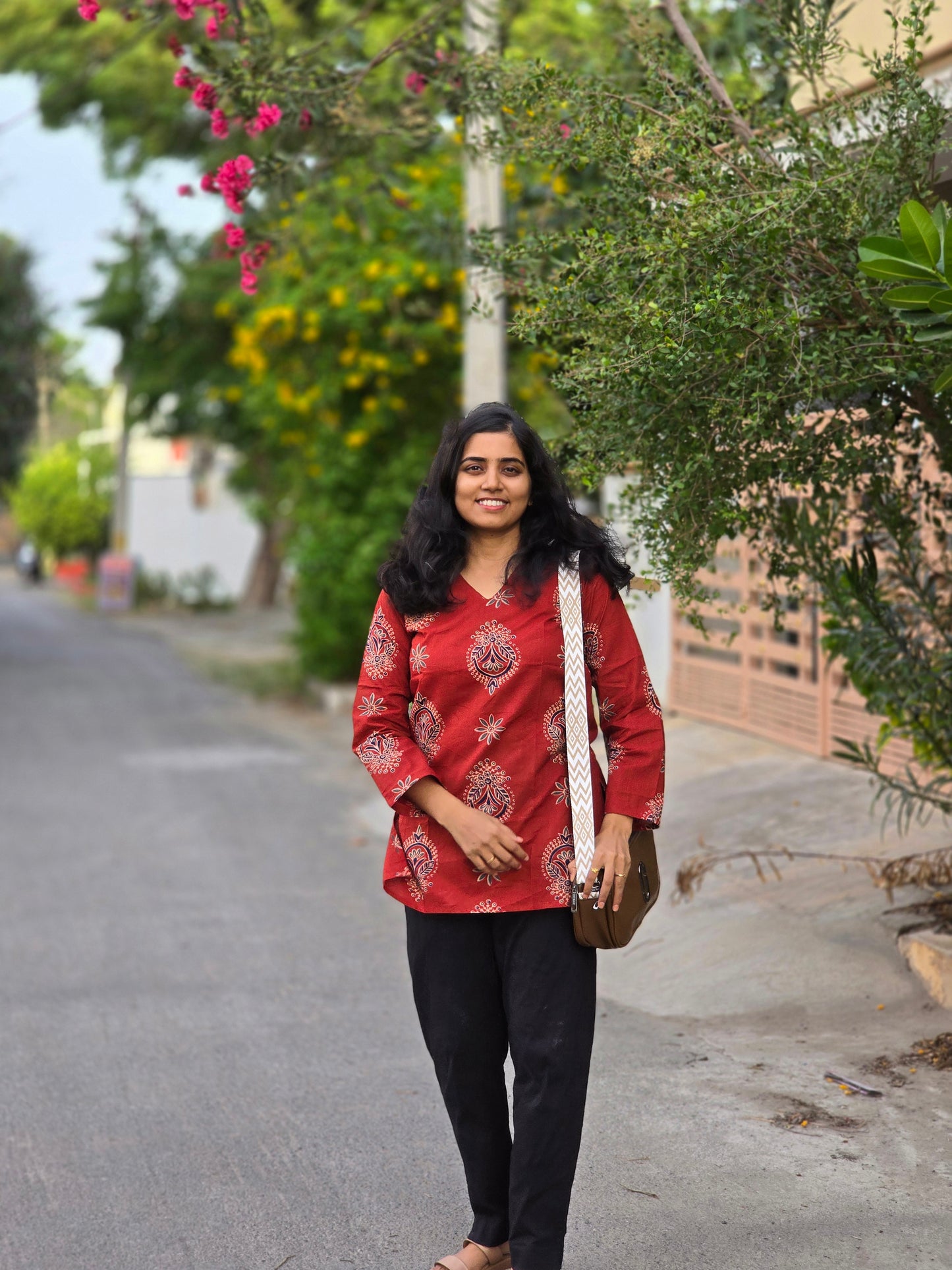 Maroon flowers short Top