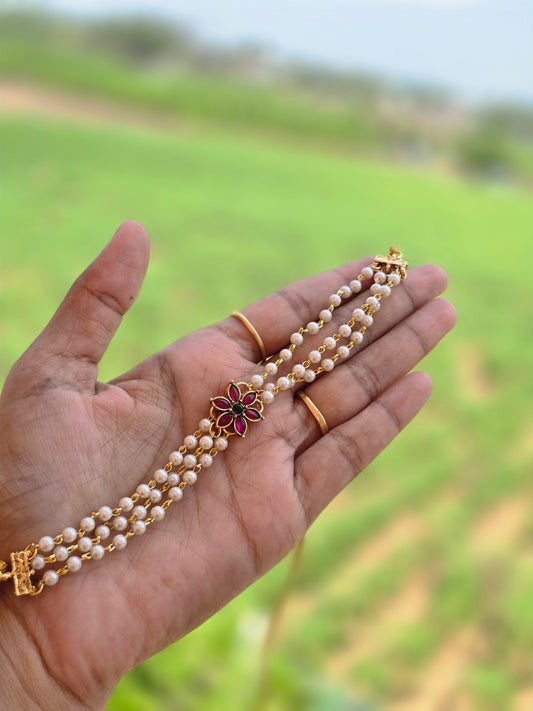 Flower with 3 line Pearl