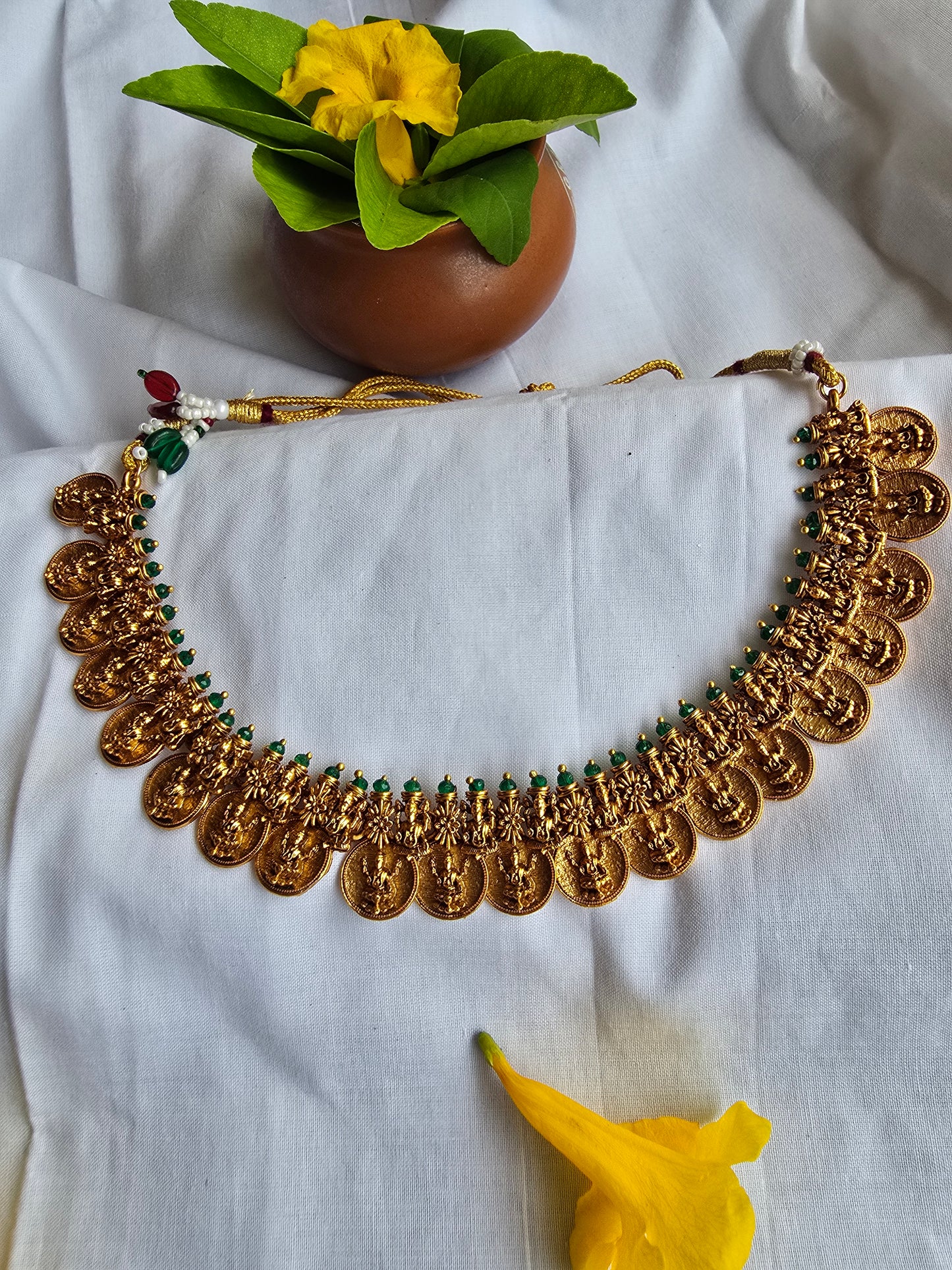 Kasu Maalai with green beads Necklace