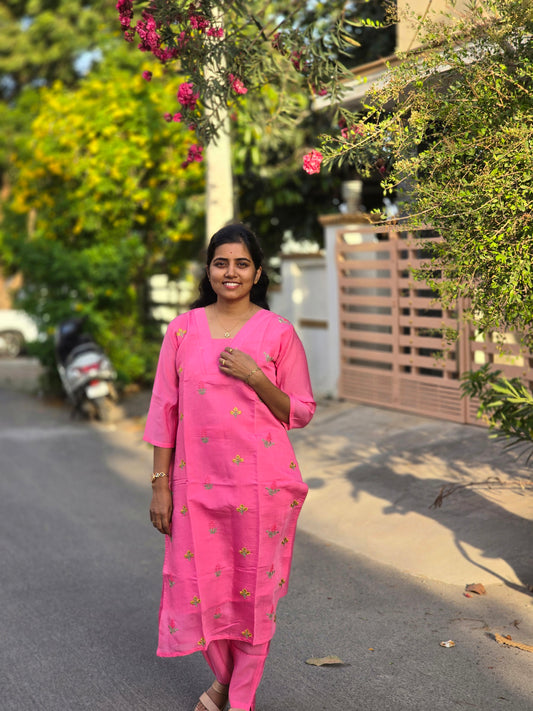 Pink Mul Chanderi V neck kurti set