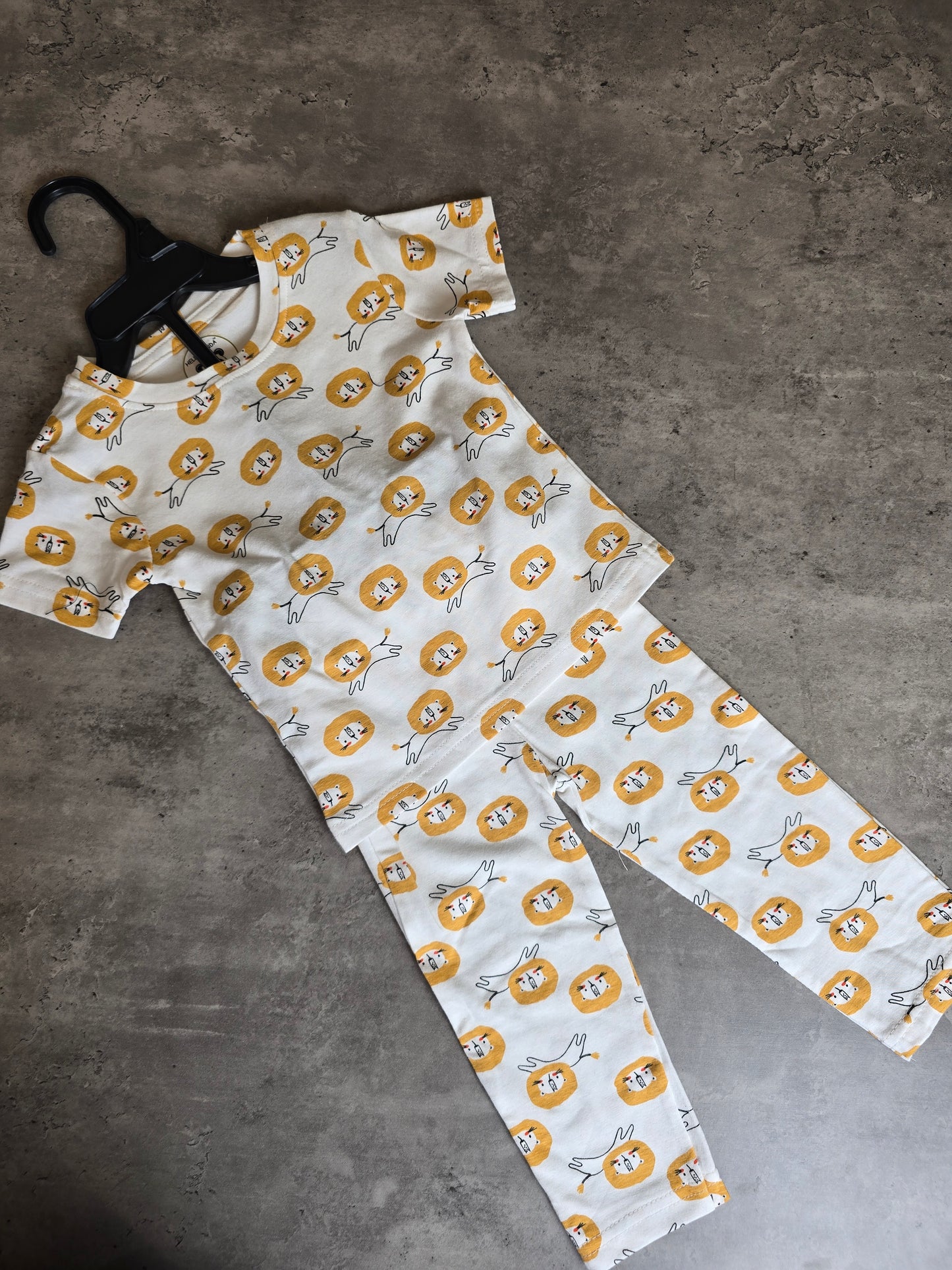 White lion Coord set
