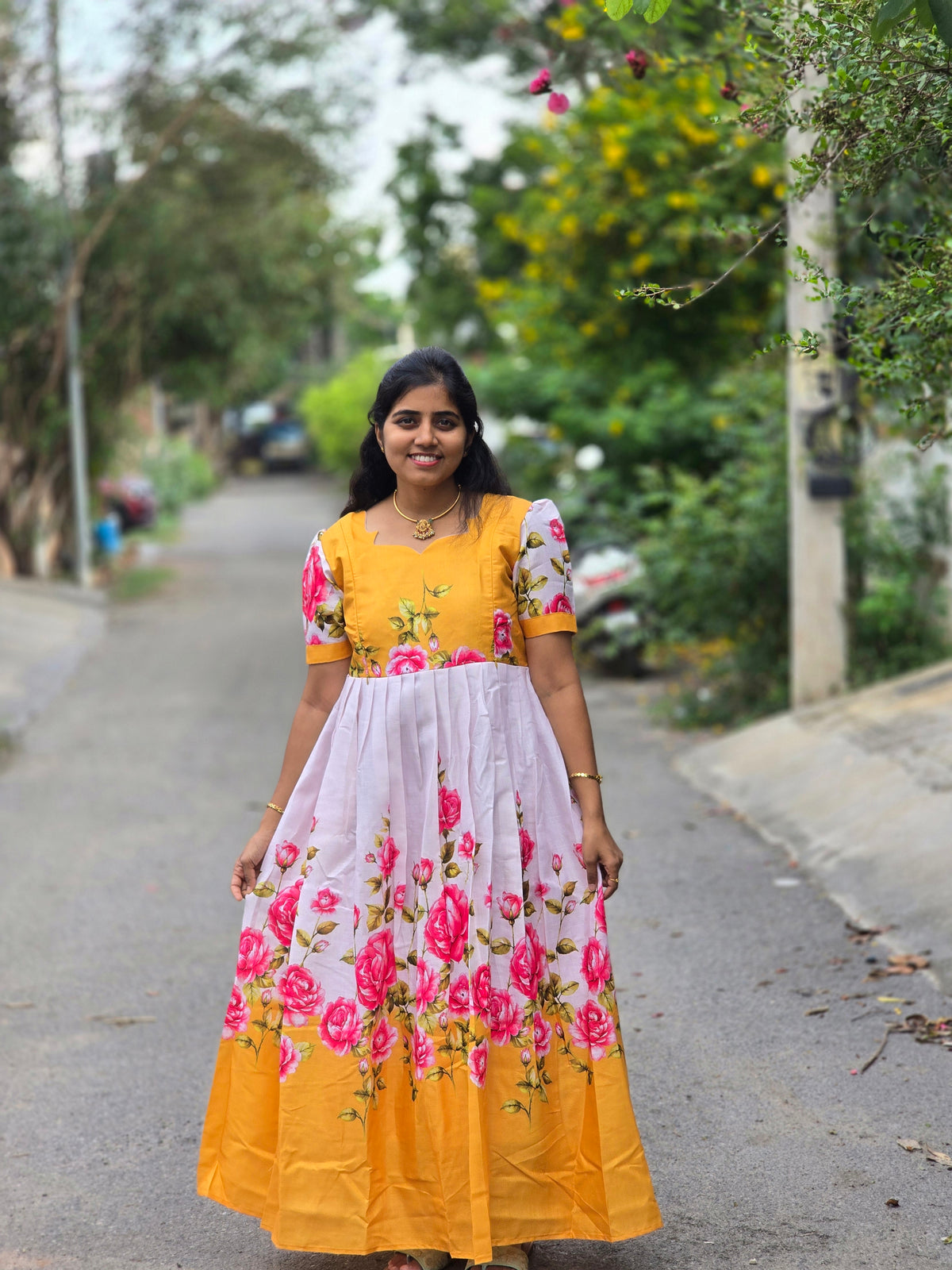 Yellow pink flowers Feeding Maxi